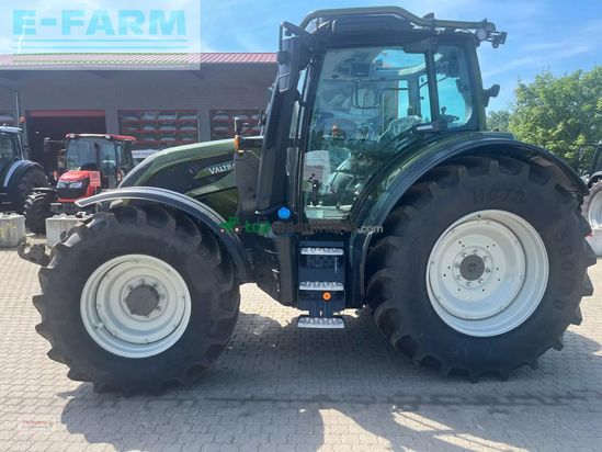 Tractor agrícola - Valtra - n 155a mit rüfa und fk