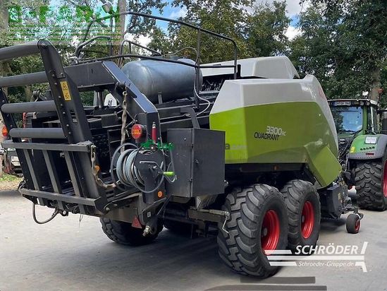 Empacadora gigant - Claas - quadrant 3300 rc