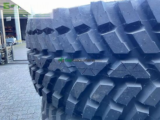 Tractor agrícola - JCB - kompletträder 600/65r34 nokian