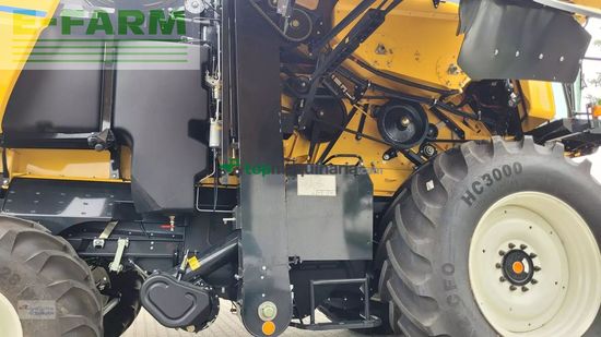Cosechadora de Cereal - New Holland - cx 8.70 neumaschine