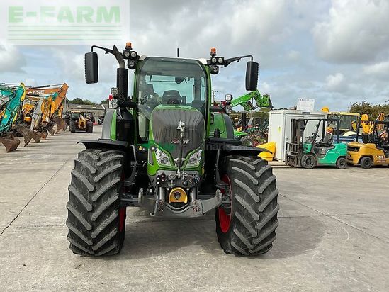 Tractor agrícola - Fendt - 724 profi plus tractor (st27737)