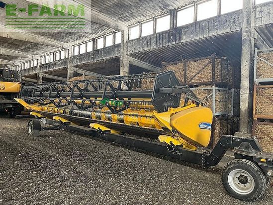 Cosechadora de Cereal - New Holland - cr 8.90