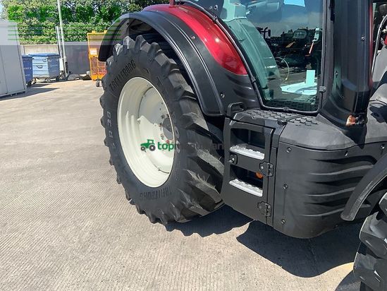 Tractor agrícola - Valtra - n154 active tractor (st27062)