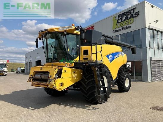 Cosechadora de Cereal - New Holland - cr9090