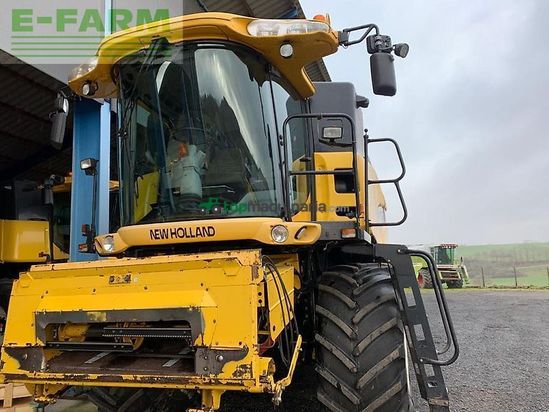 Cosechadora de Cereal - New Holland - cx780