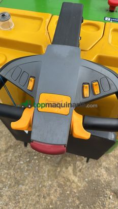 APILADOR ELÉCTRICO 2.000 KG – ELEVACIÓN 3 METROS