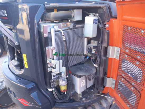 Miniexcavadora HITACHI ZX33U-6