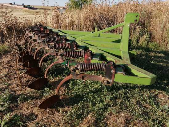 Vendo maquinaria agrícola por cese de actividad