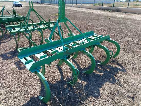 Cultivador agricola de 9 brazos fijos