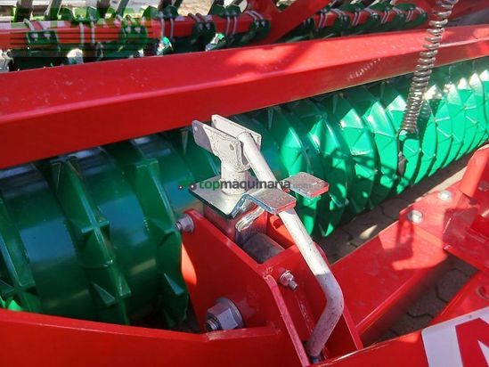 Sembradora - Agro-Masz - ana 30 + sn 301 - 24 reihen