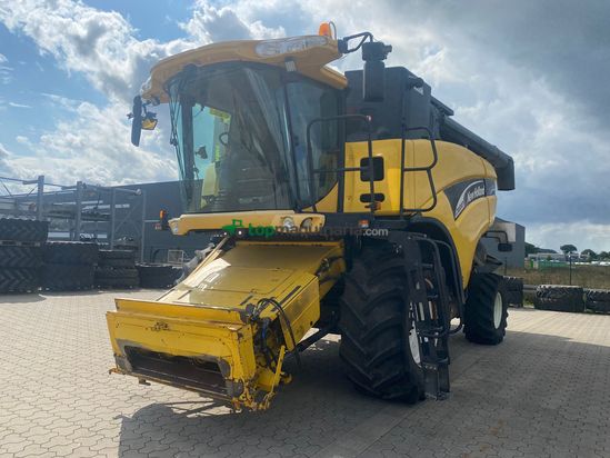 Cosechadora de Cereal - New Holland - CX880