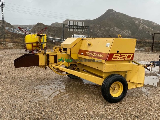 Empacadora pequeña - New Holland 920 