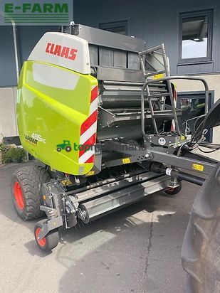 Empacadora gigant - Claas - variant 485 rc aus 1 hand