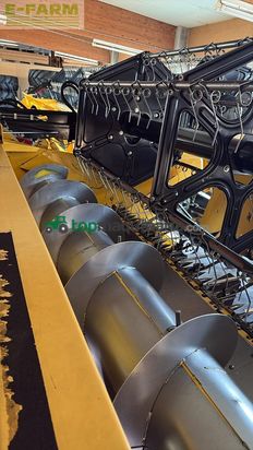 Cosechadora de Cereal - New Holland - cs 6080 mit 6,10m varifeed