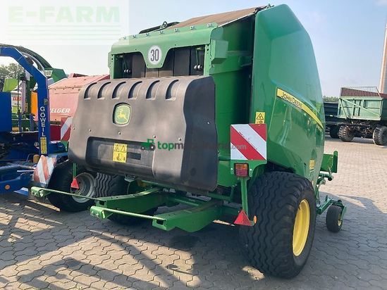 Empacadora gigant - John Deere - v451m