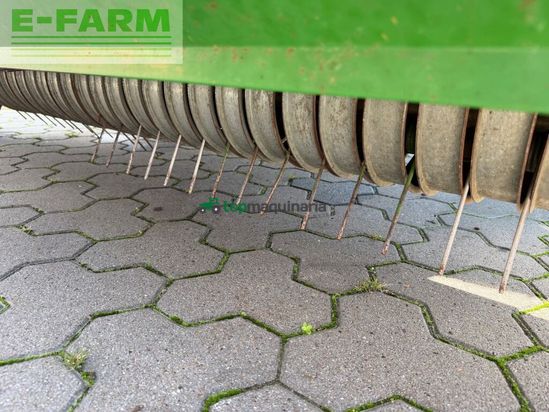 Empacadora gigant - John Deere - 744 premium
