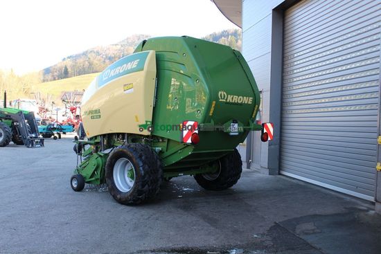 Empacadora gigant - Krone - comprima v 150 xc