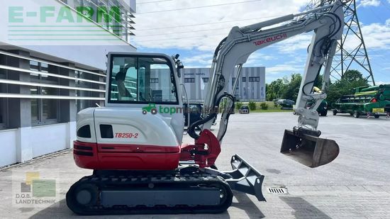 Excavadora - Takeuchi - tb 250