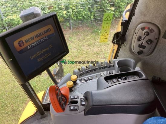 Cosechadora de Cereal - New Holland - CR8080