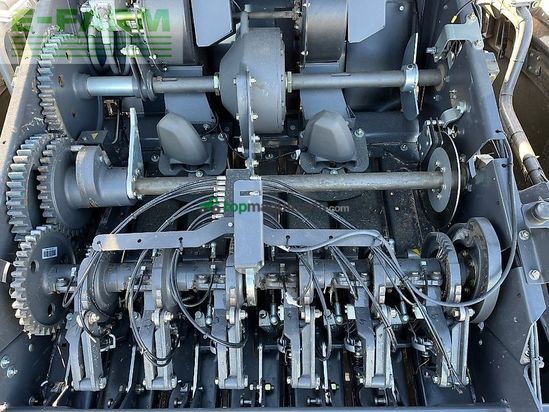 Empacadora gigant - Claas - quadrant 5300 rc