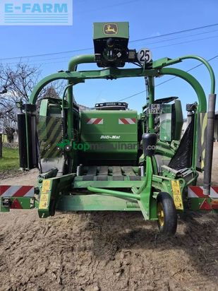 Empacadora gigant - John Deere - c441r vente pour le compte du client