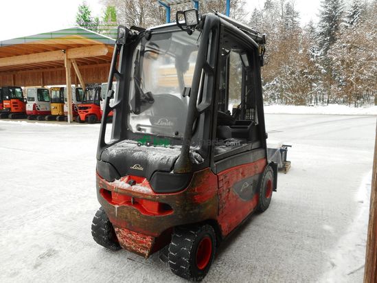 Elevadora - Linde - e25-1 triplex + ss + 4. kreis ( batterie bj. 202