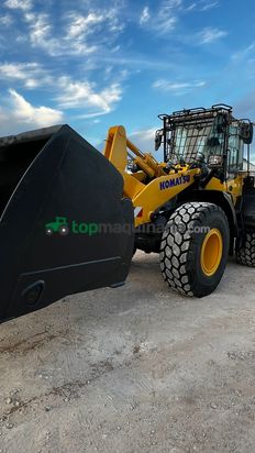 Pala cargadora  Komatsu WA270-8E0