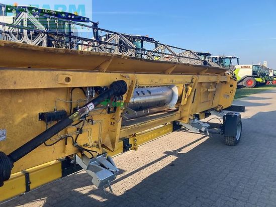 Cosechadora de Cereal - New Holland - ch 7.70