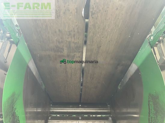 Empacadora gigant - John Deere - V461R