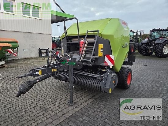 Empacadora gigant - Claas - rollant 520 rc