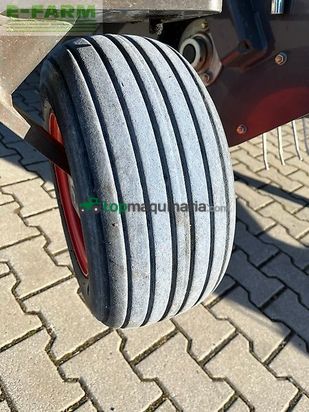 Empacadora gigant - Claas - quadrant 5300 rc