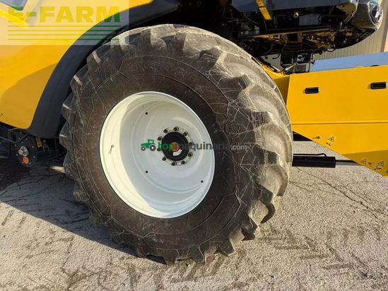 Cosechadora de Cereal - New Holland - cr 9.90