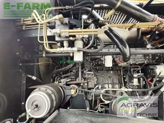 Cosechadora de Cereal - New Holland - fr 9060