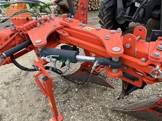 Arado - Kubota - rm3000v 4 furchig