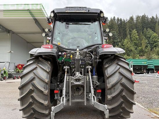 Tractor agrícola - Valtra - g135 v schwarzmetallic