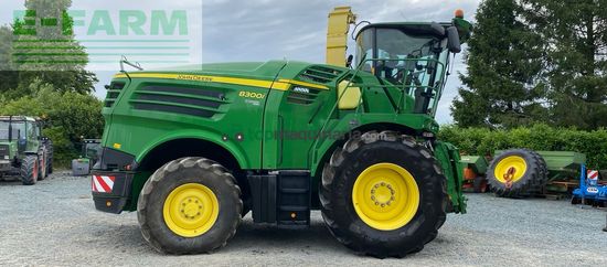 Cosechadora de Cereal - John Deere - 8300