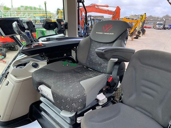 Tractor agrícola - Massey Ferguson - 8s.225 black tractor (st26275)