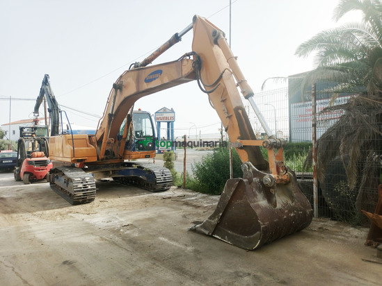 Excavadora - SE 240LC-3