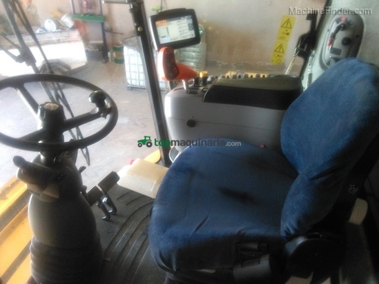 Cosechadora de Cereal - New Holland - CX8040