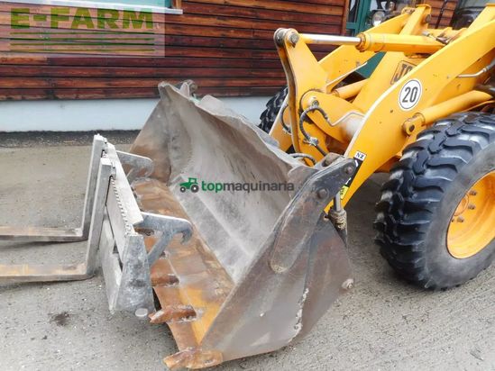 Minicargadora - JCB - 407 ( 5.400kg ) mit schaufel + gabel