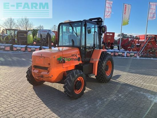 Elevadora - JCB - 930-4 t4