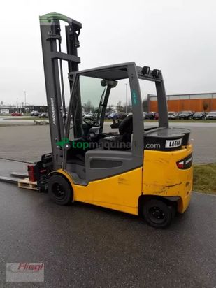 Elevadora - Jungheinrich - efgs 30 s