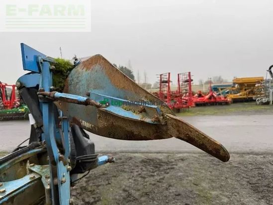 Arado - Lemken - tansanit 7corps