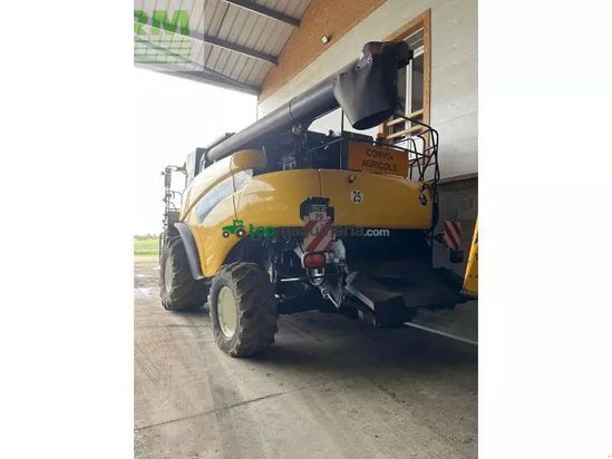 Cosechadora de Cereal - New Holland - cr980