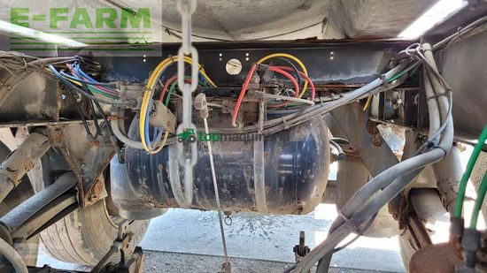 Equipamiento / accesorio - Fliegl - güllezubringer mit krone fahrgestell
