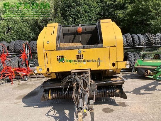 Empacadora gigant - New Holland - br7060