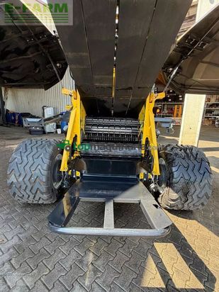 Empacadora gigant - New Holland - new holland pro belt 190 rc 25k