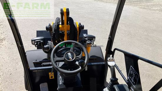Minicargadora - JCB - 403 plus agri med jst skovl og pallegaffel