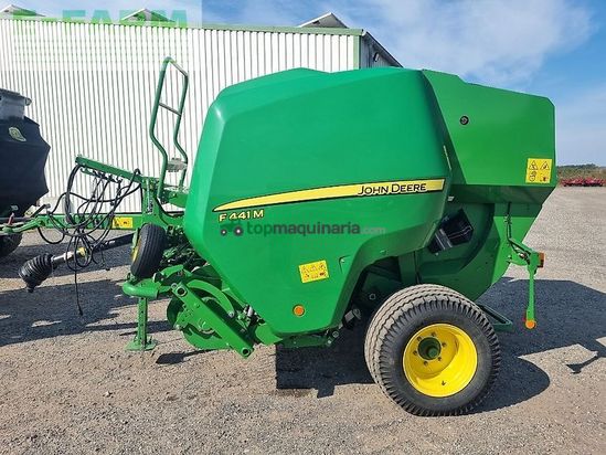 Empacadora gigant - John Deere - f441m