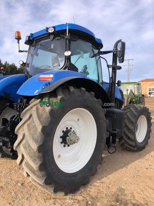 Tractor agrícola - New Holland - T7.235SW con pala 